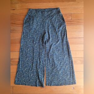 Toad&Co Blue Floral Cropped Pants